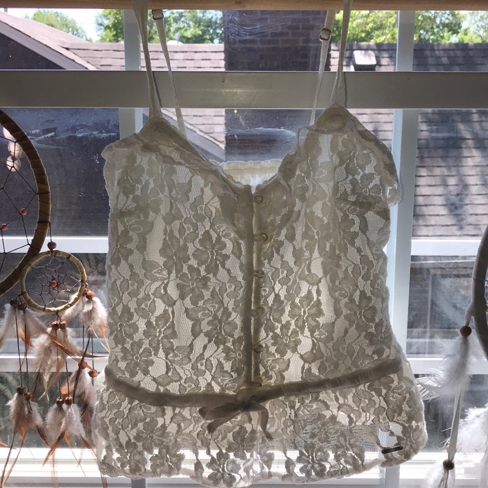 Lace shirt with flowers